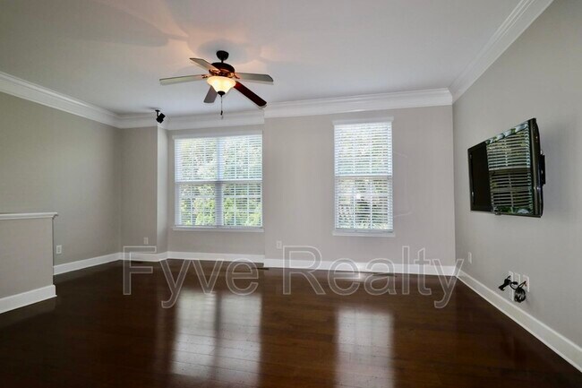 Building Photo - 2410 Anson Ln