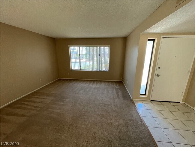 Foto del edificio - 3840 Boca Chica Ave