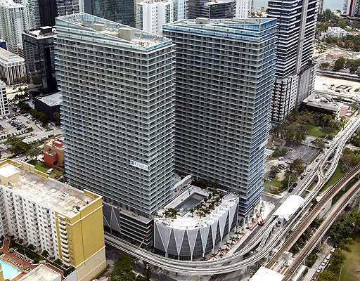 Building Photo - 1111 SW 1st Ave