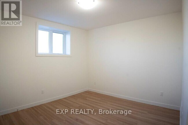 Photo du bâtiment - 364 Hazel Cres