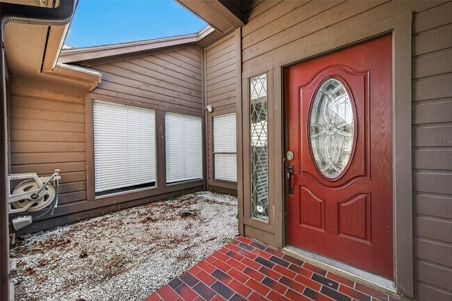 Foto del edificio - 14703 Stanbridge Dr