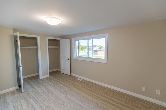 Photo du bâtiment - Briarfield Estates - South
