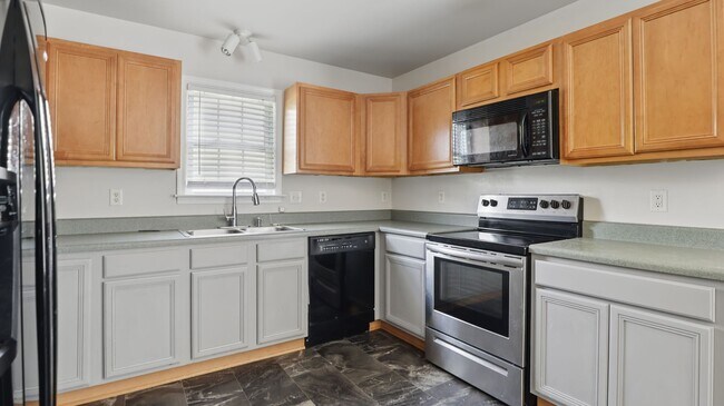 Building Photo - Spacious Family Home in North Chesterfield...