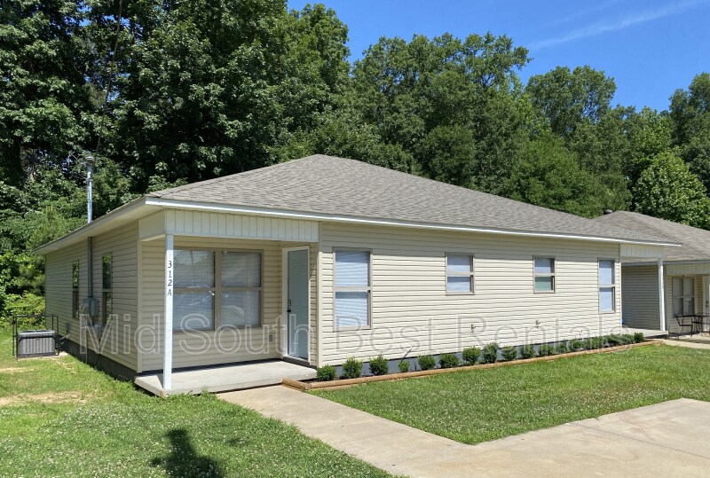 Primary Photo - 312 Bellewood Ln