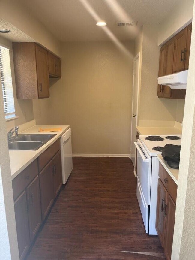 Building Photo - Coming Soon March 2024! 2/2 Townhouse with...