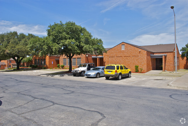 Building Photo - Butler Place Apartments