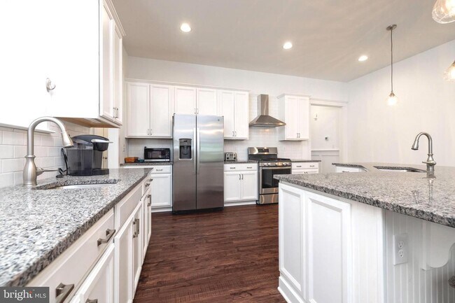 Building Photo - 22395 Arbor Cir