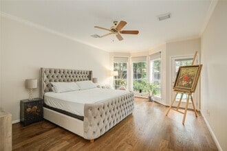 Building Photo - 3902 Lyndhurst Pl