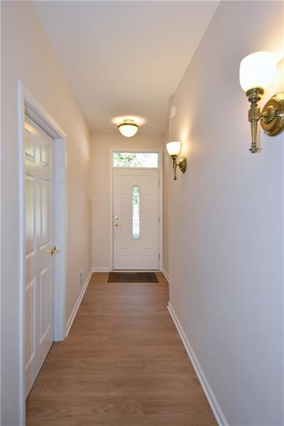 Building Photo - 784 Village Dr