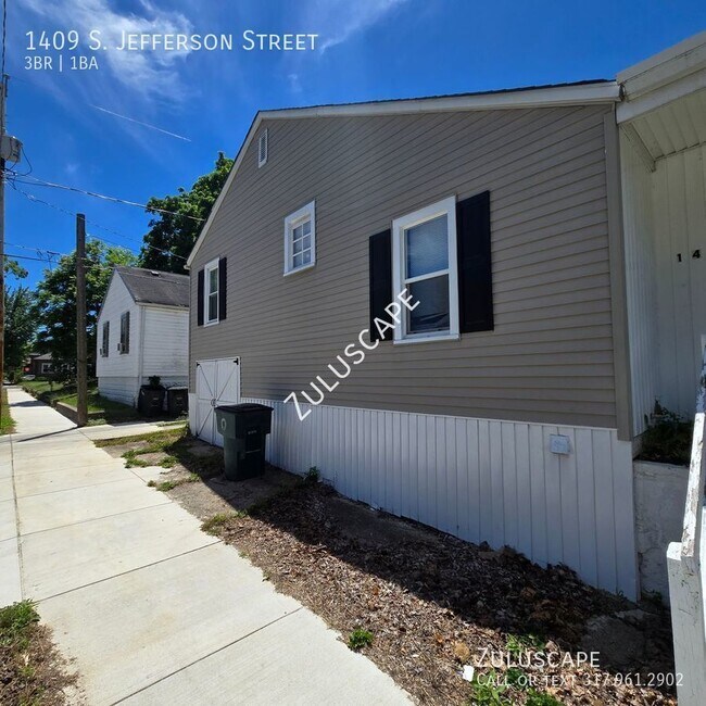 Building Photo - Newly Remodeled 3/1 in Muncie!