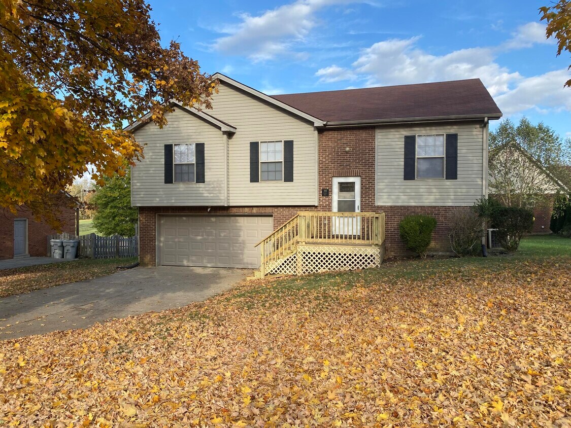 Primary Photo - 995 Fairway Dr