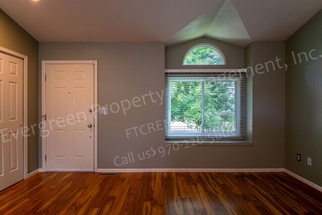 Building Photo - Beautiful 3 bedroom, 2 bathroom