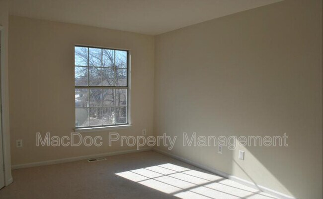 Building Photo - 11254 Girven Ct