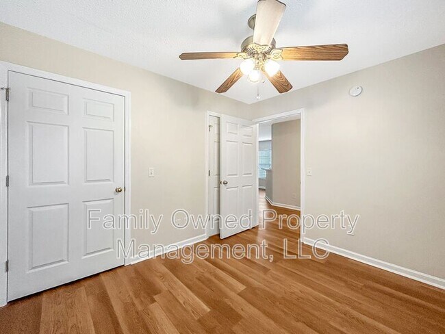 Foto del edificio - 112 Stewart Pl