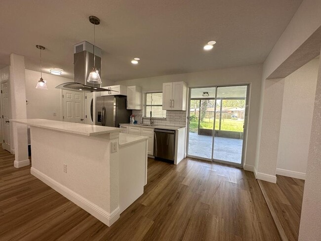 Building Photo - 223 Bobbie Cir