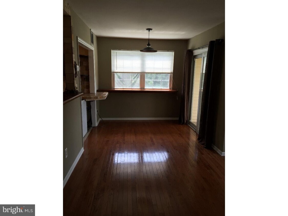 55 Florence Tollgate, Florence, NJ 08518 Room for Rent in Florence