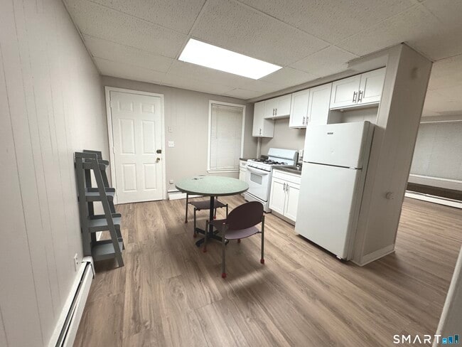 Foto del edificio - 645 Burnside Ave