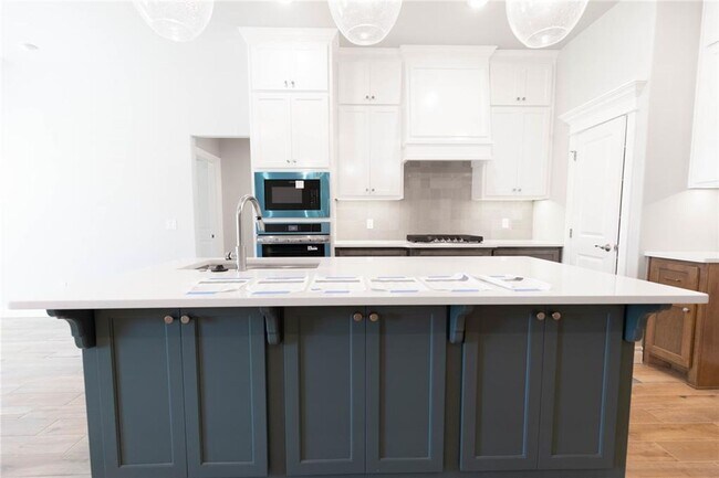 Building Photo - Brand New Stunning and Spacious 4 Bedroom 2 Bath Home in Yukon Schools
