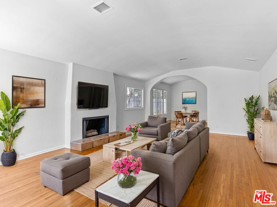 Foto principal - 2148 Veteran Ave