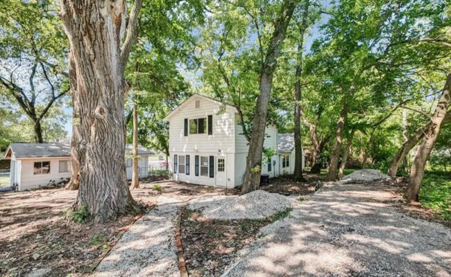 Foto del edificio - 4131 Wright Ave