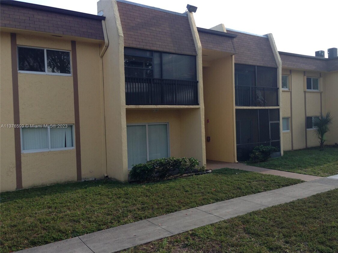 2982 NW 55th Ave Unit 1B, Lauderhill, FL 33313 Condo for Rent in