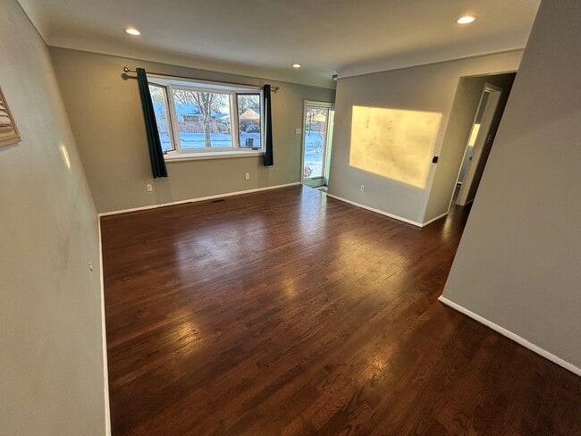 Building Photo - 6838 Moccasin St