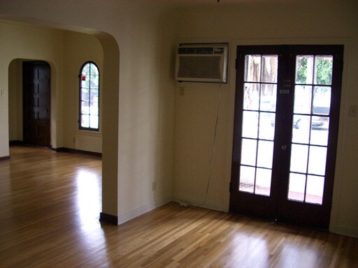 Building Photo - 4450 Avocado St