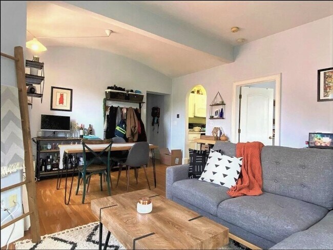 Foto del edificio - 533 Columbus Ave