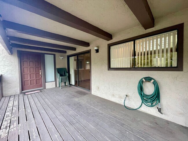 Foto del edificio - 3 bedroom 2 1/2 bath Townhome with Office ...