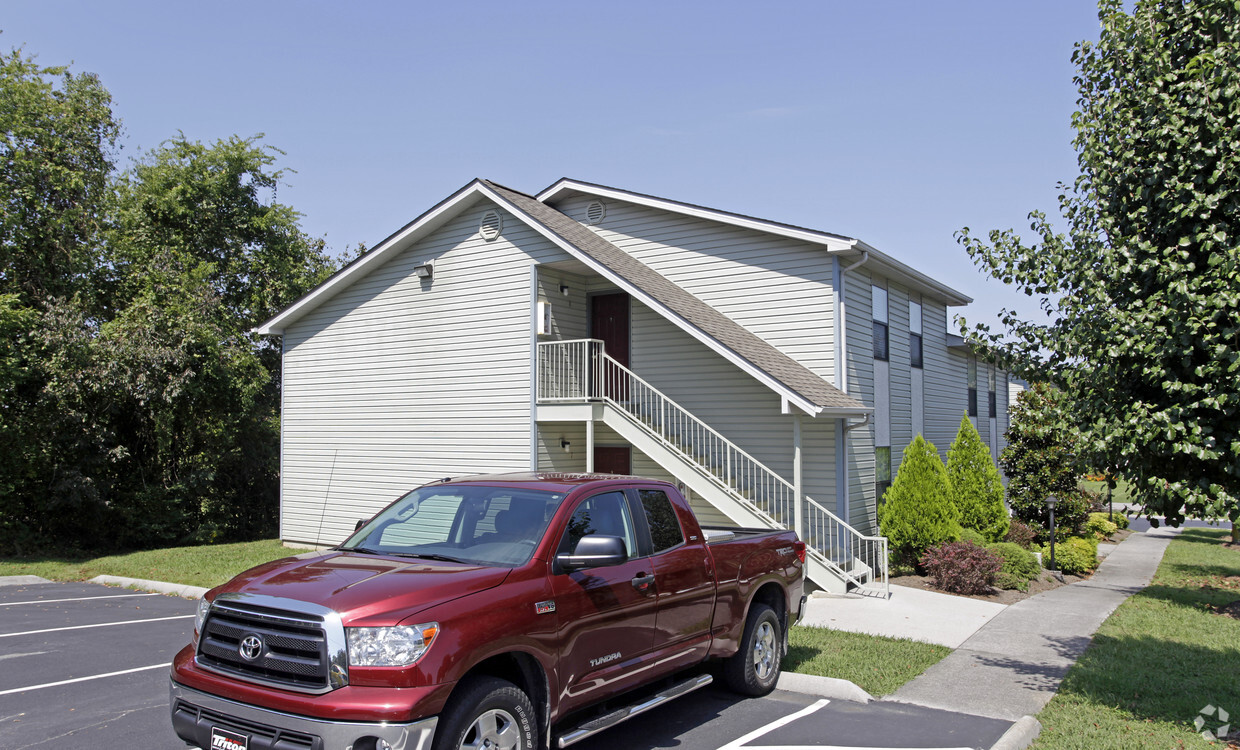 Primary Photo - Rivers Edge Park & Apartments