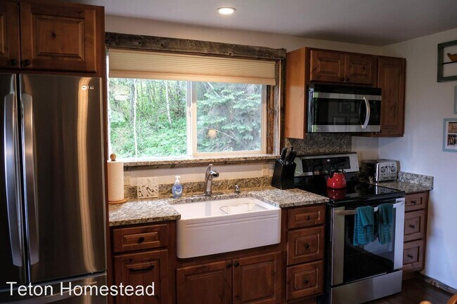 Foto del edificio - 1 br, 1 bath House - 5415 West 3000 South