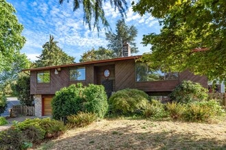 Building Photo - 7816 SE Strawberry Ln