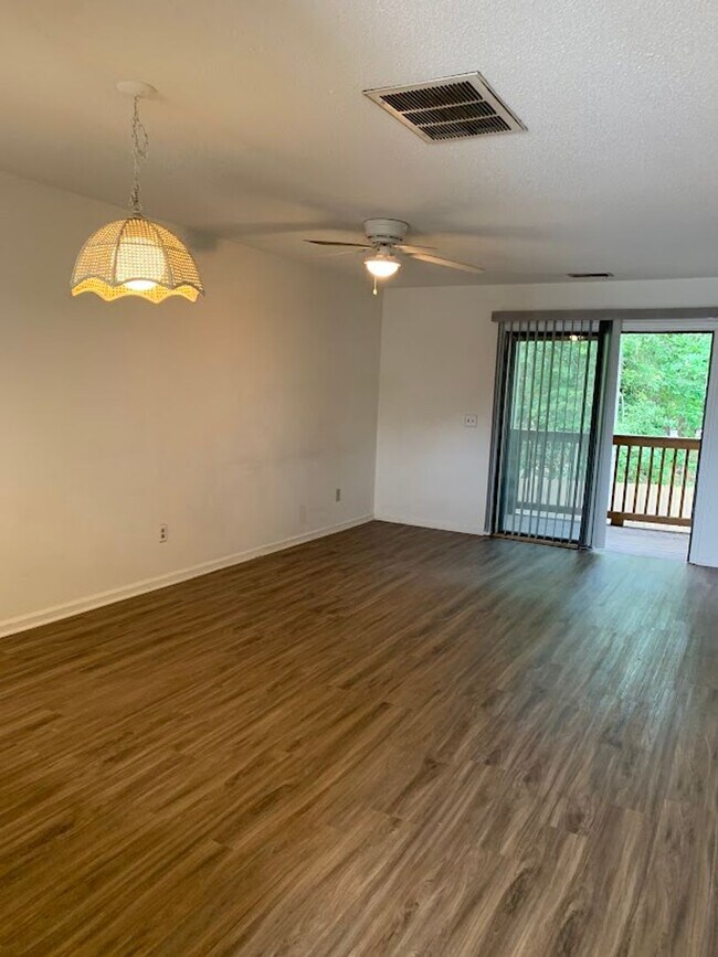 Foto del edificio - 2 Bedroom 2 Bath Condo in Park Place St. J...