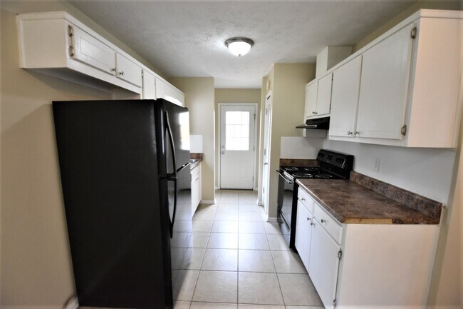 Foto del edificio - 4038 Warren Rd