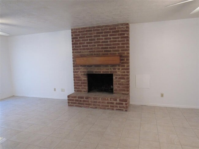 Building Photo - 1508 McDugald Rd