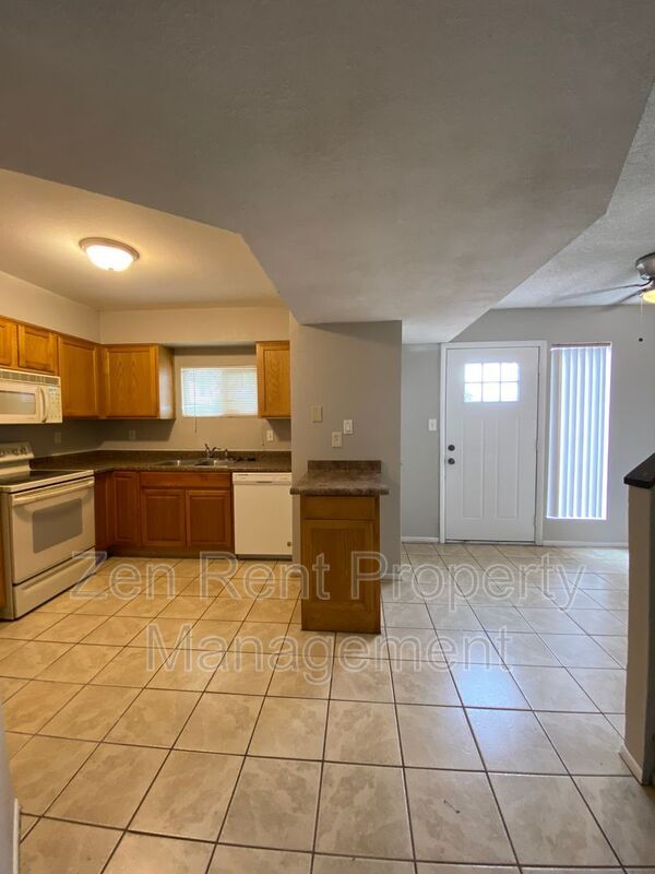 Foto del edificio - 1765 E Pepper Cir