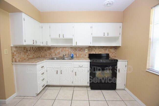 Building Photo - 106 Anarece Ave