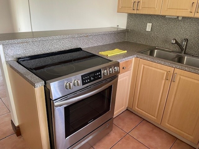 Range - 2905 Point East Dr