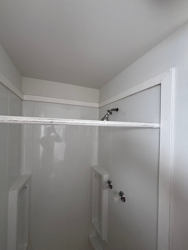 Building Photo - 1918 W Diamond St