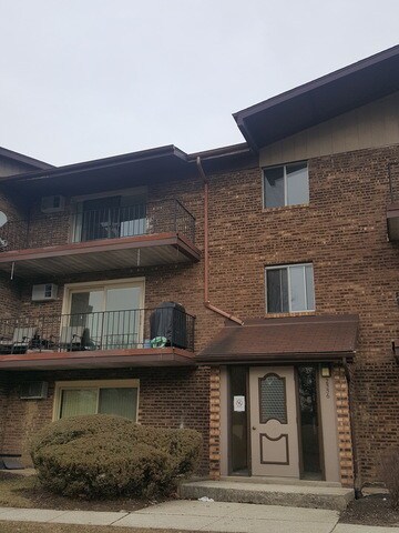 Primary Photo - 2556 Waterbury Dr