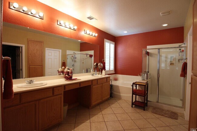 Building Photo - 1245 Bello Dr