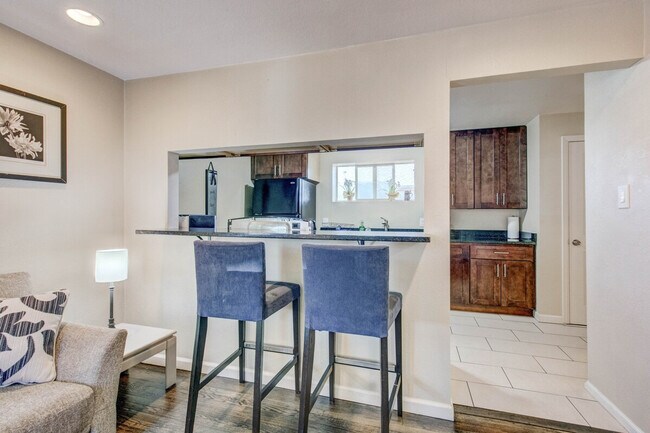 Building Photo - 1363 Pierce St