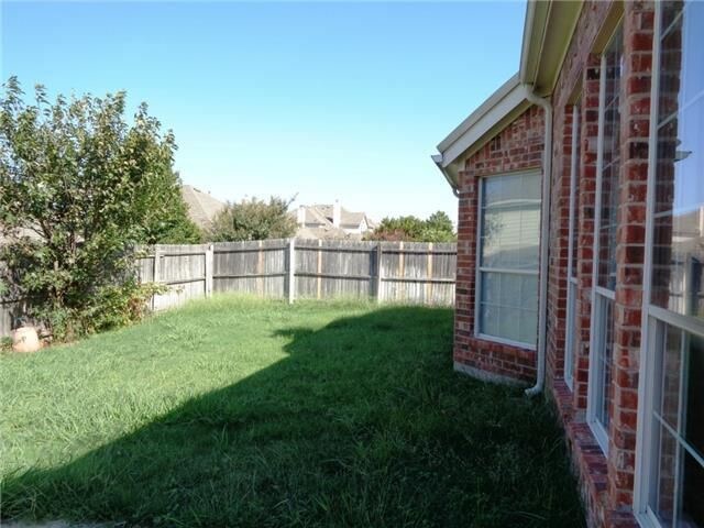 Building Photo - 8164 Hosta Way