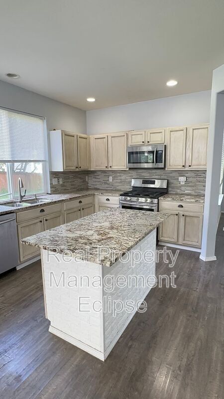 Foto del edificio - 15227 48th Ave. SE