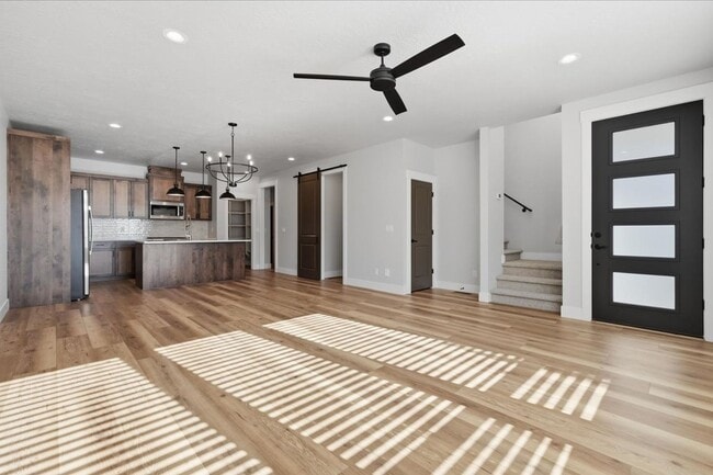 Building Photo - 6252 N Holly Spgs Ln