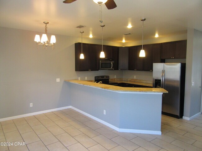 Foto del edificio - 2416 Astrid Ln