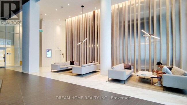 Photo du bâtiment - 3900 Confederation Pkwy
