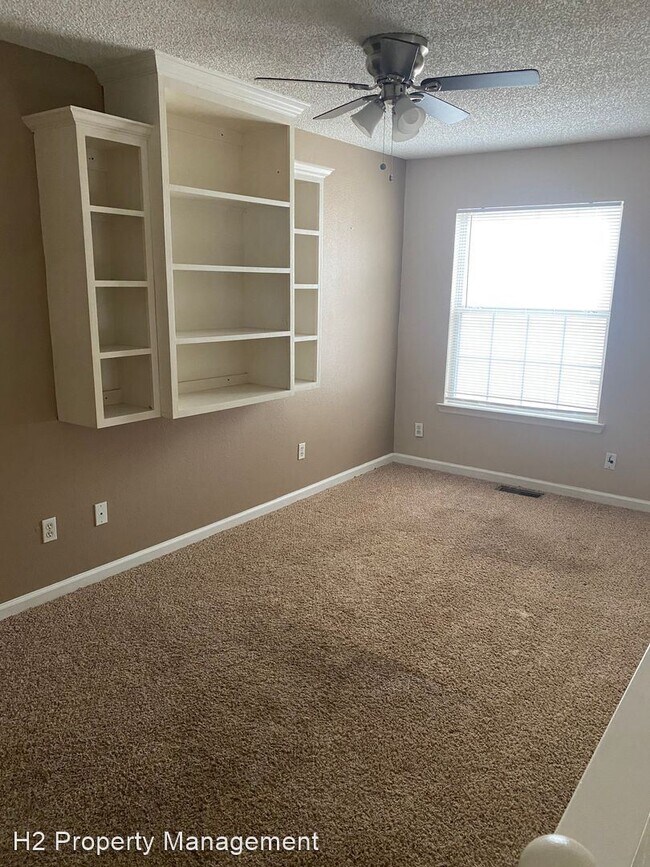 Building Photo - 2 br, 2 bath House - 3011 Royal Palm Way