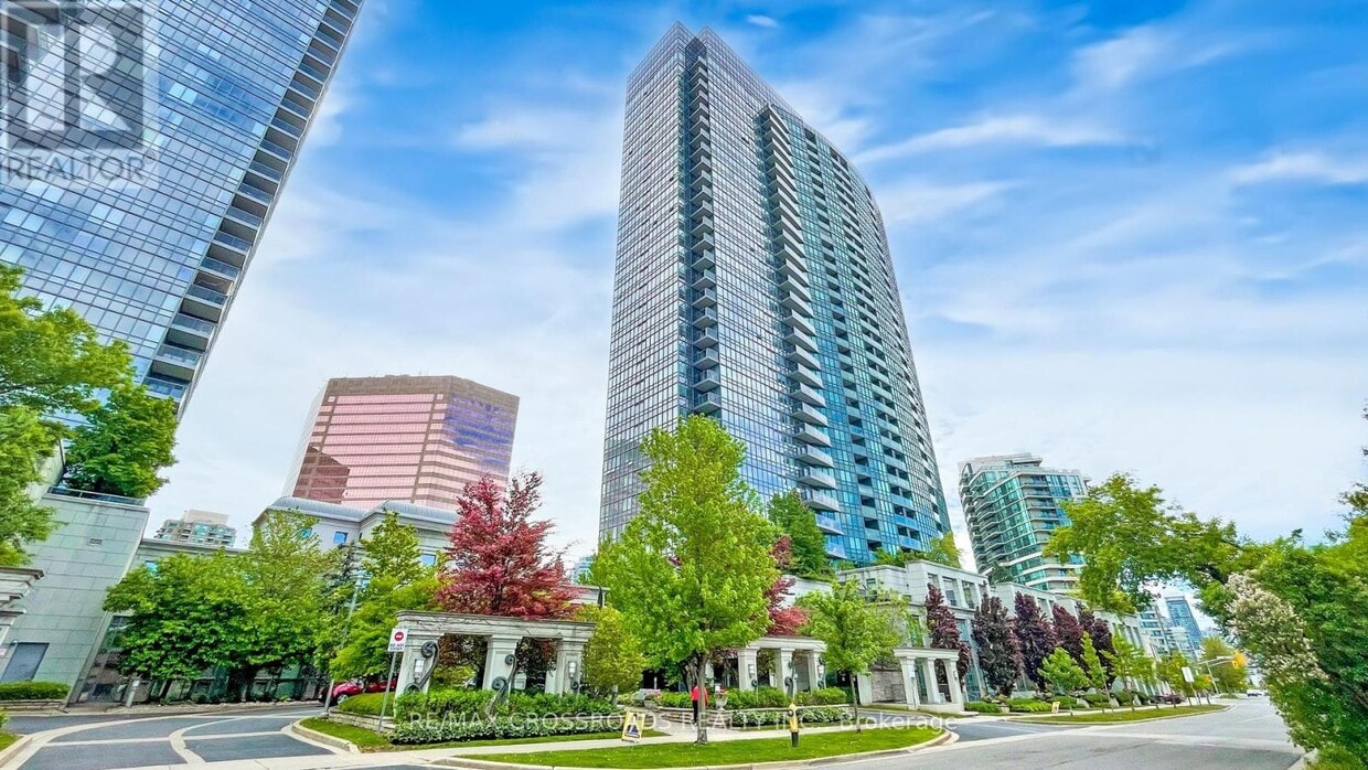 Primary Photo - 15 Greenview Ave