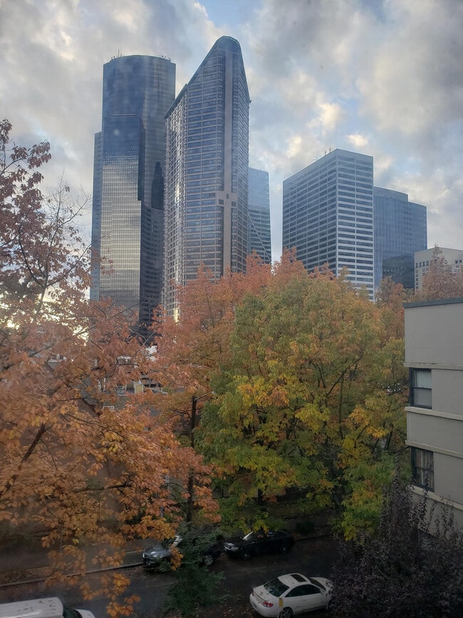 Building Photo - Bay Ridge Court - 2 bedrooms